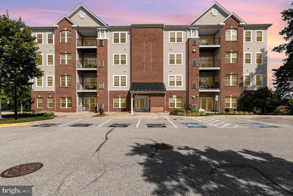 1624 HARDWICK COURT 402