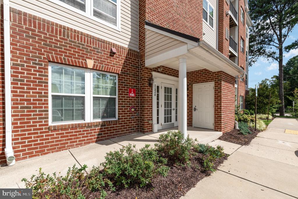 1624 HARDWICK COURT 402