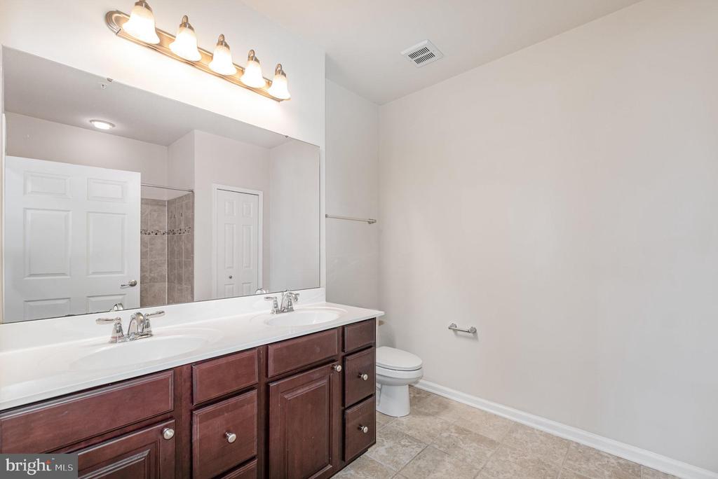 1624 HARDWICK COURT 402