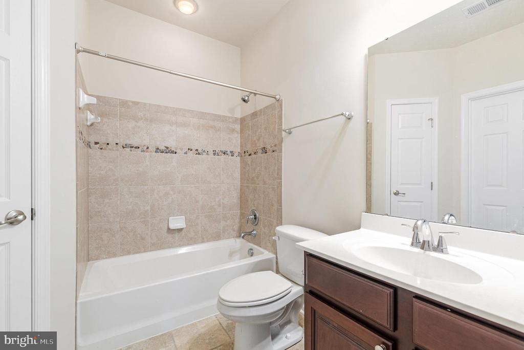 1624 HARDWICK COURT 402