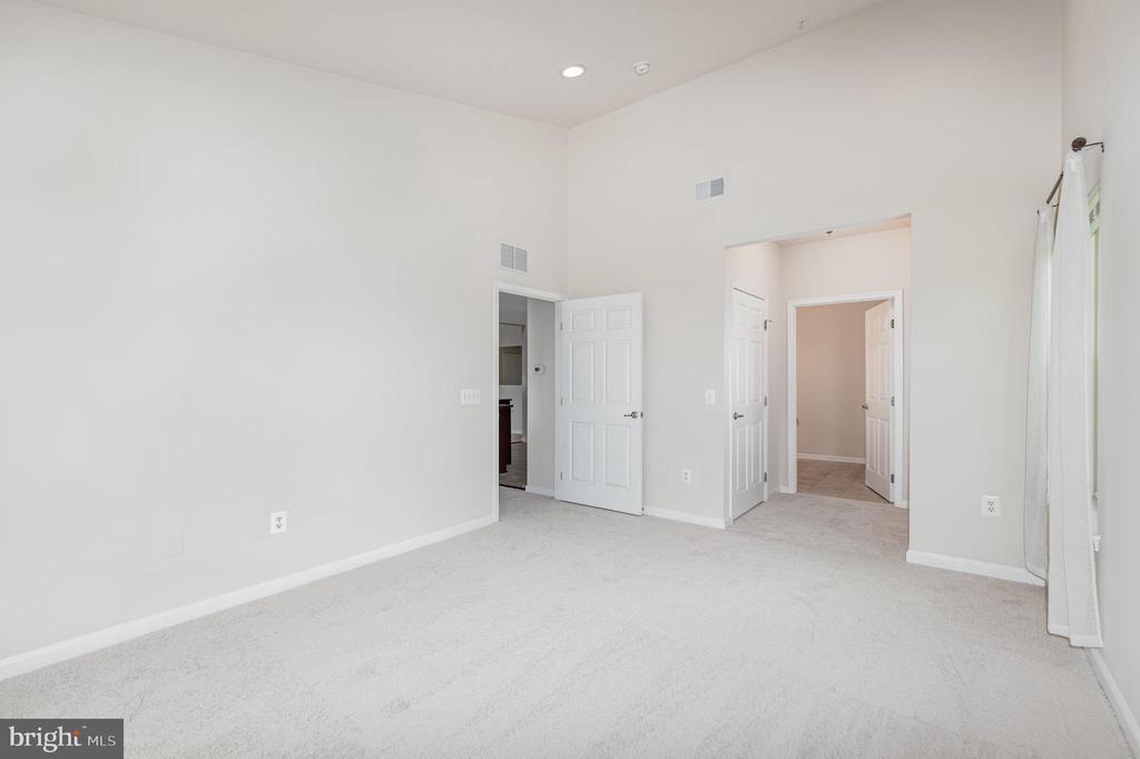 1624 HARDWICK COURT 402