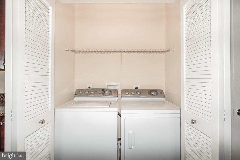 1624 HARDWICK COURT 402