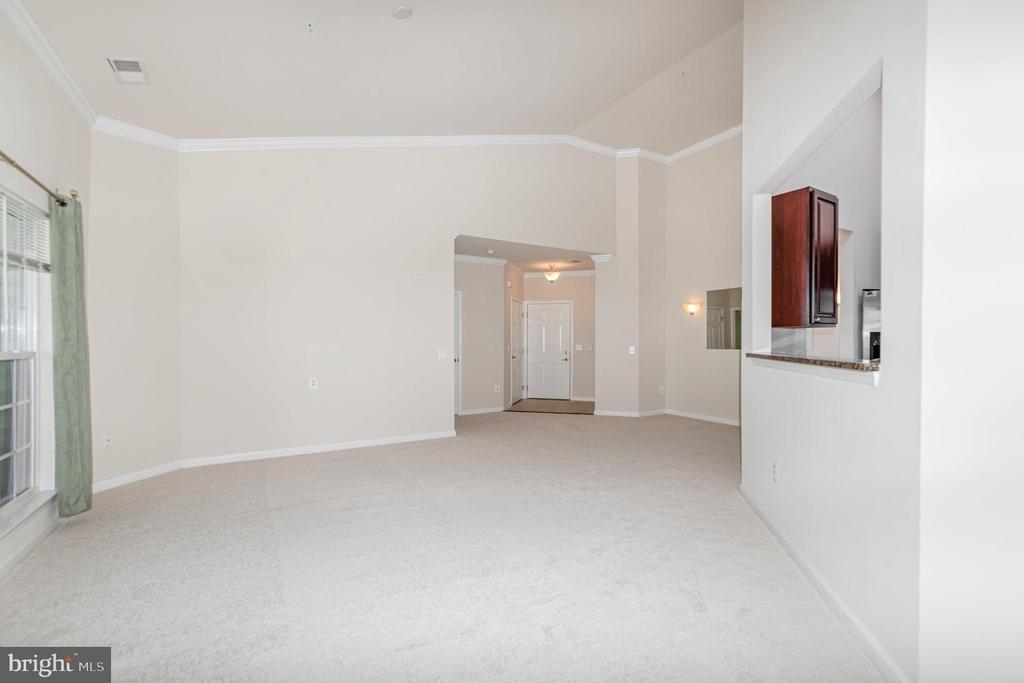 1624 HARDWICK COURT 402