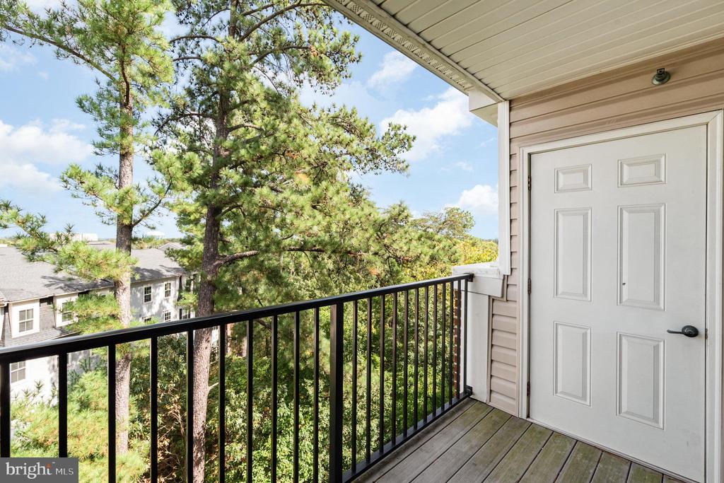 1624 HARDWICK COURT 402