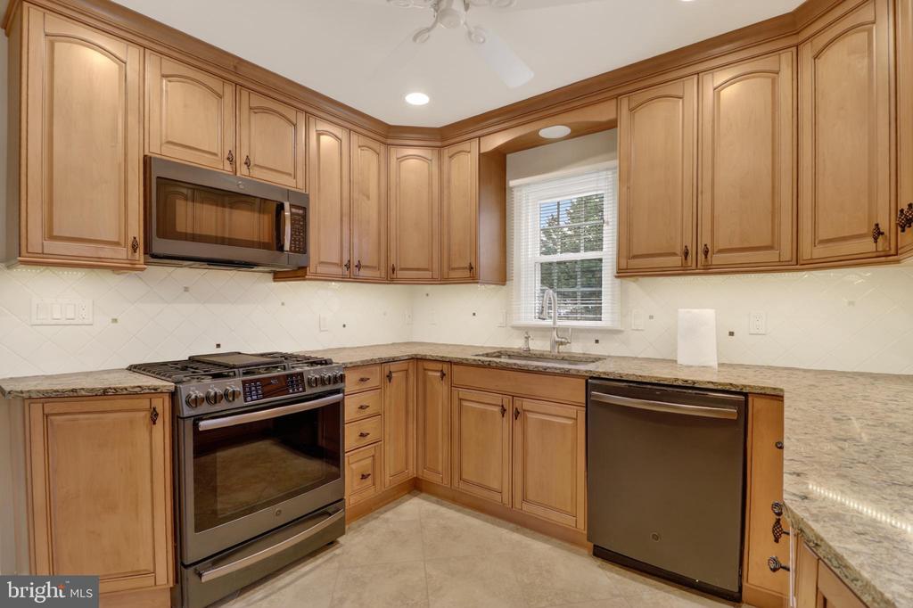7682 QUARTERFIELD ROAD
