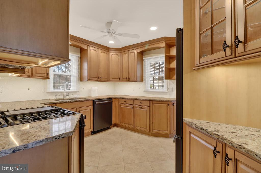 7682 QUARTERFIELD ROAD