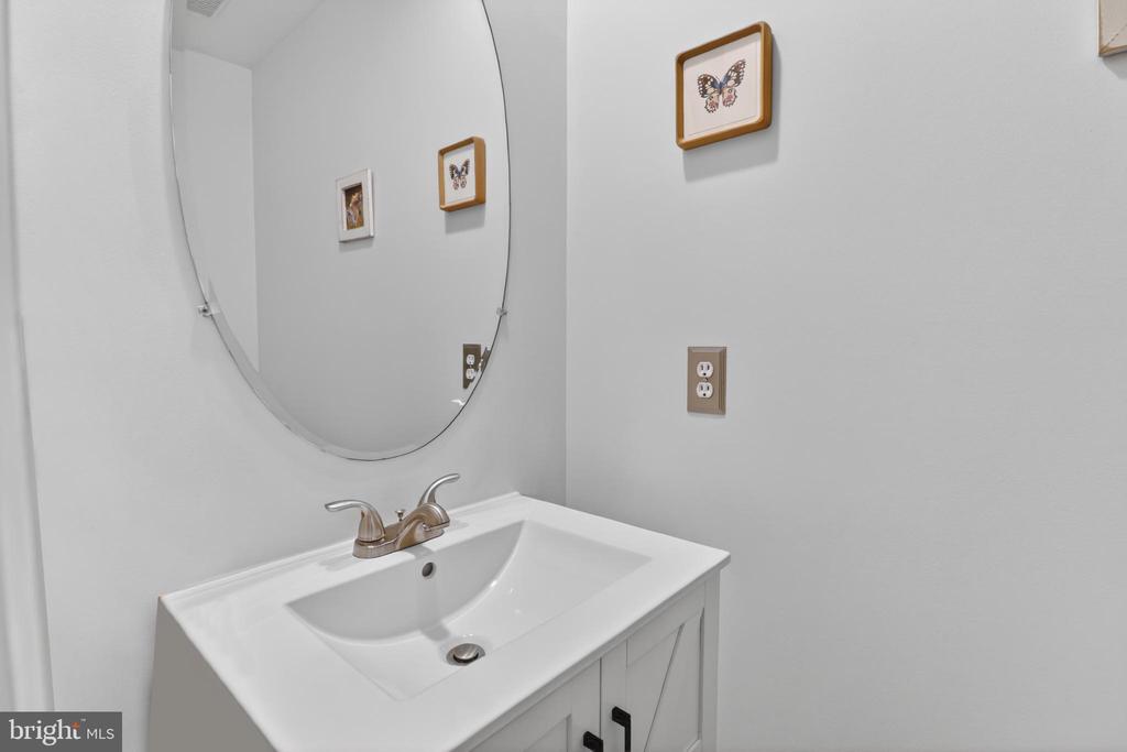 1124 BRASSIE COURT