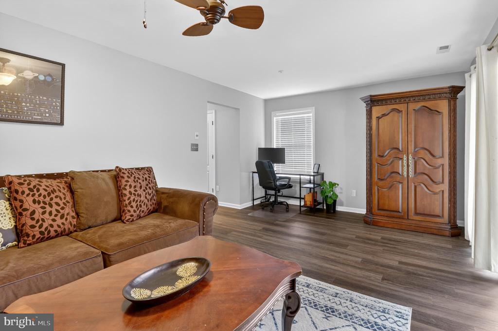1124 BRASSIE COURT
