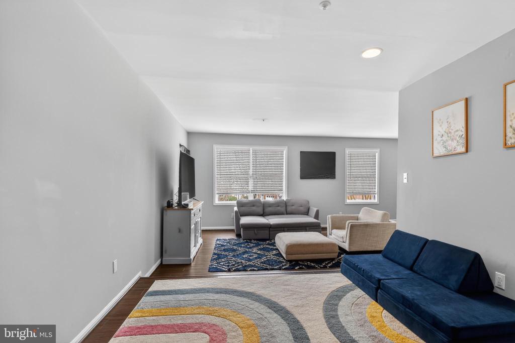 1124 BRASSIE COURT