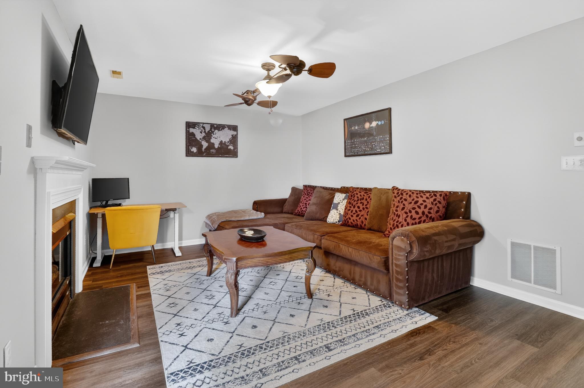 1124 BRASSIE COURT
