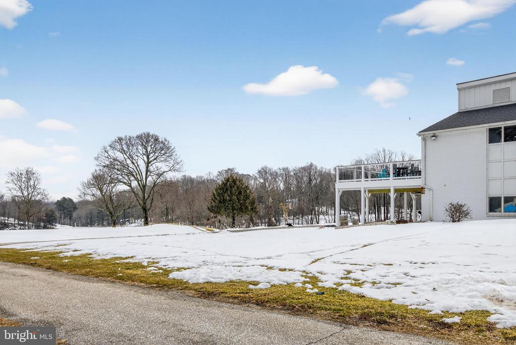1124 BRASSIE COURT