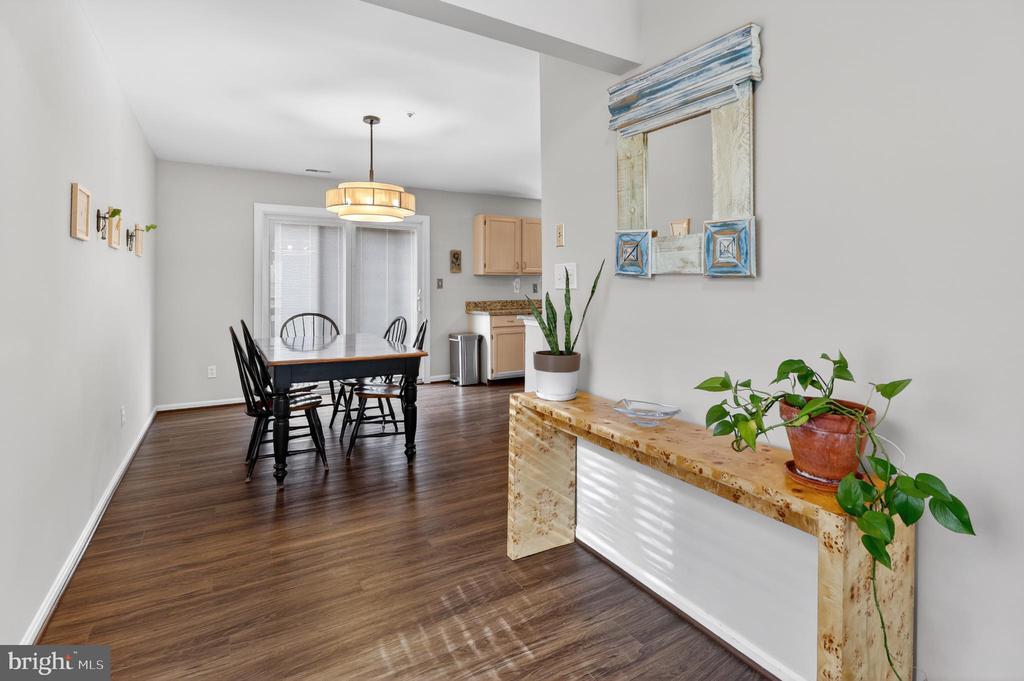 1124 BRASSIE COURT