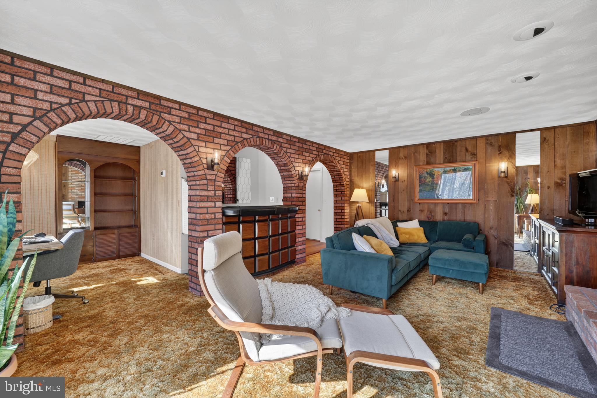 655 SANTA MARIA LANE