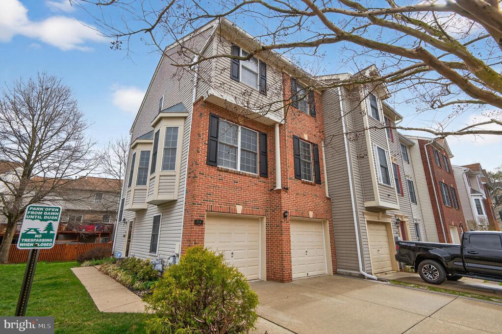 254 TILDEN WAY