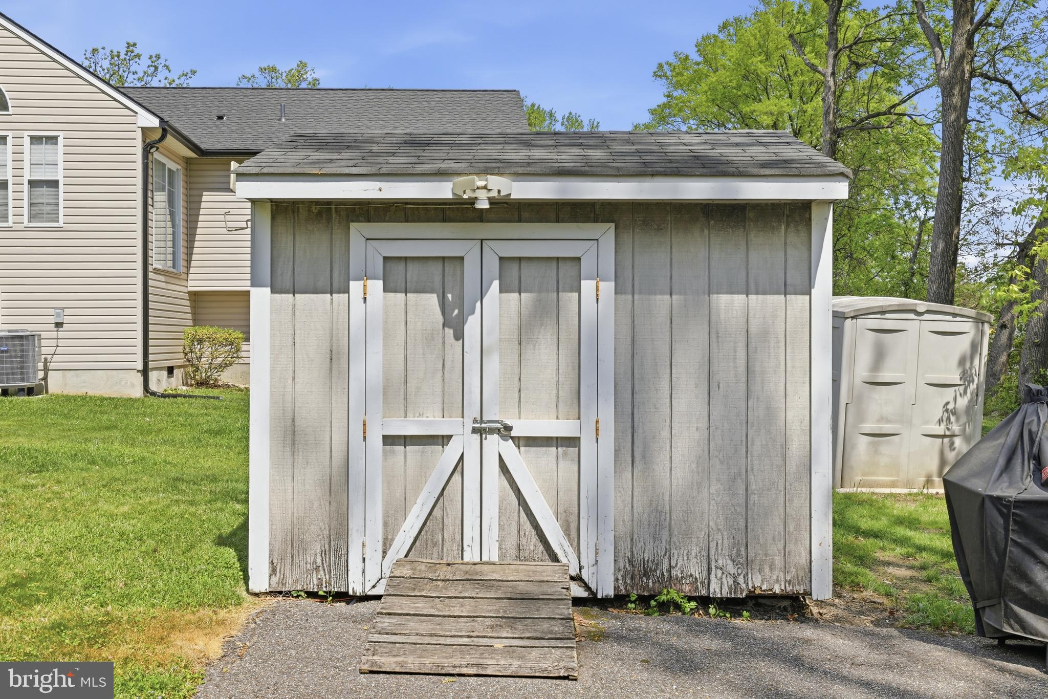 430 AZALEA PLACE