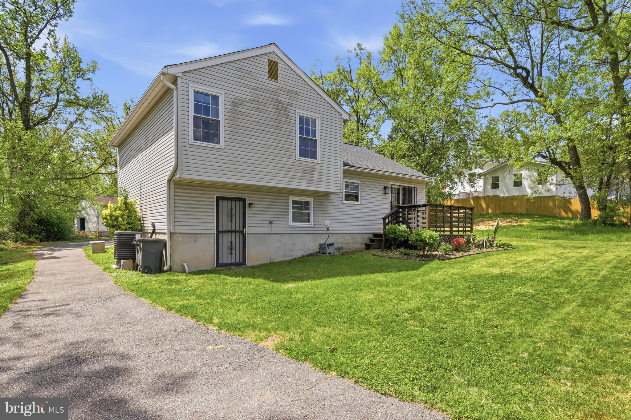 430 AZALEA PLACE