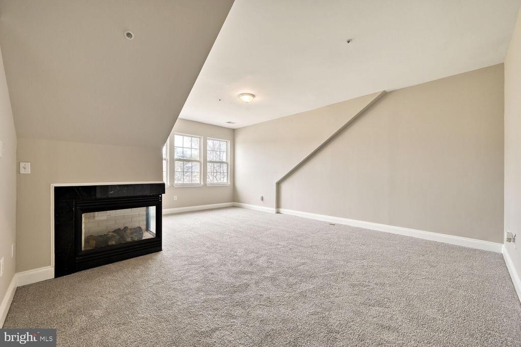 8719 CAPISTRANO WAY