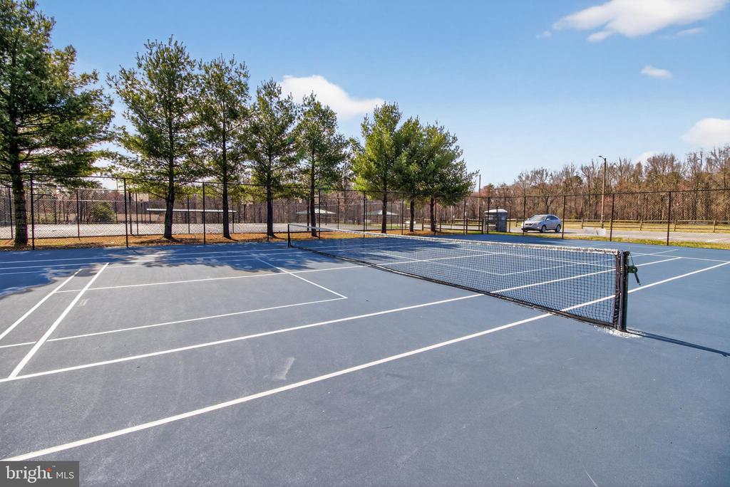 8013 PINK LILY COURT