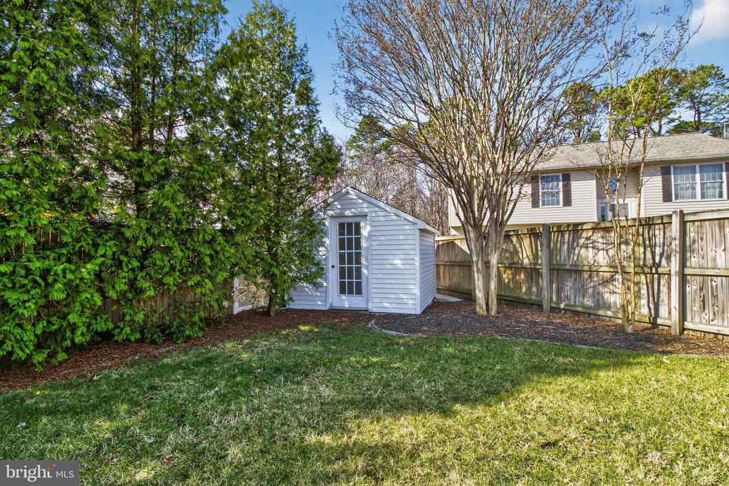 8013 PINK LILY COURT