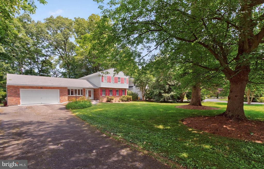 700 N HOLLY DRIVE