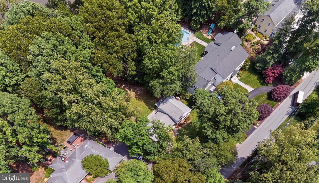 700 N HOLLY DRIVE