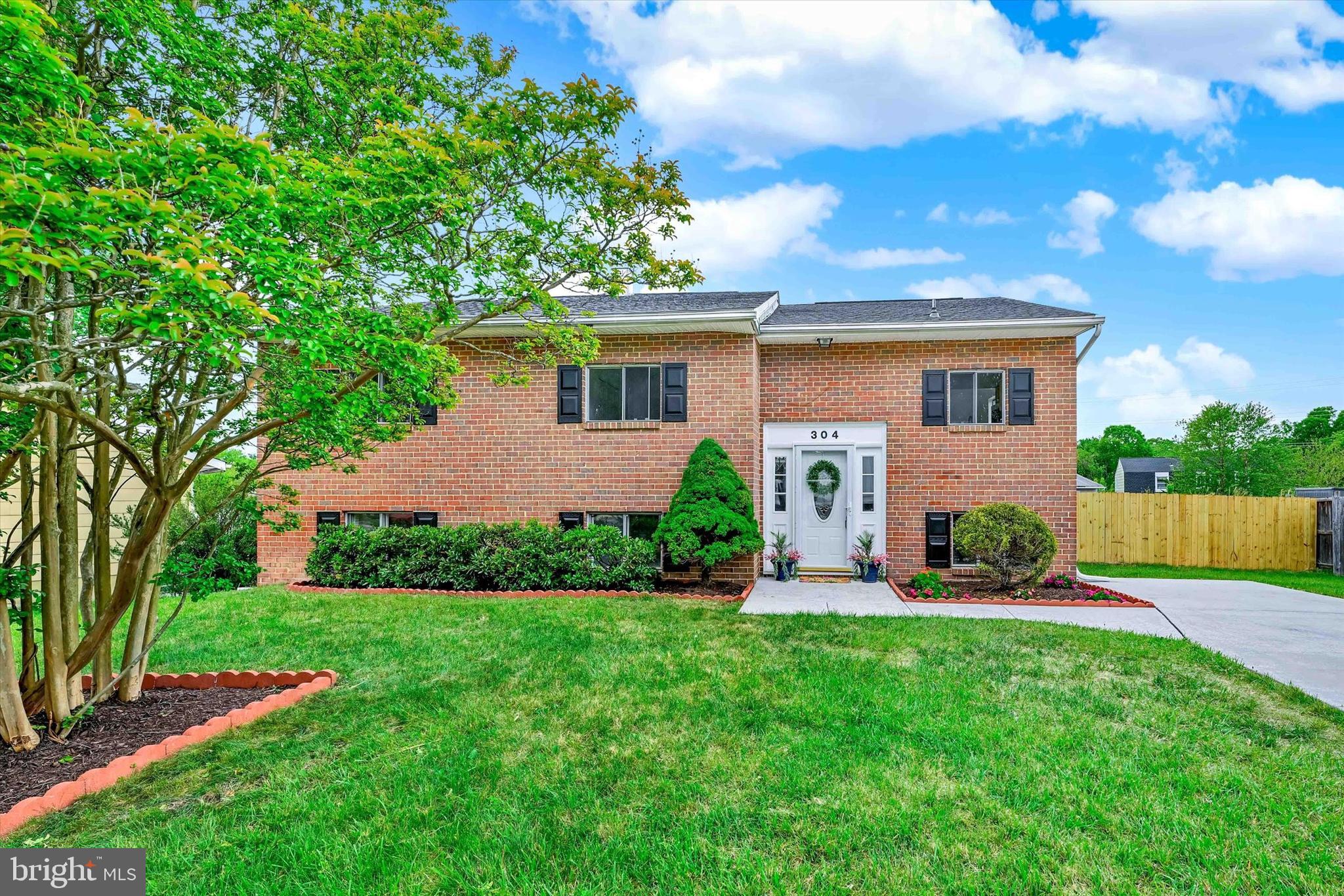 304 LIONSHEART GLEN