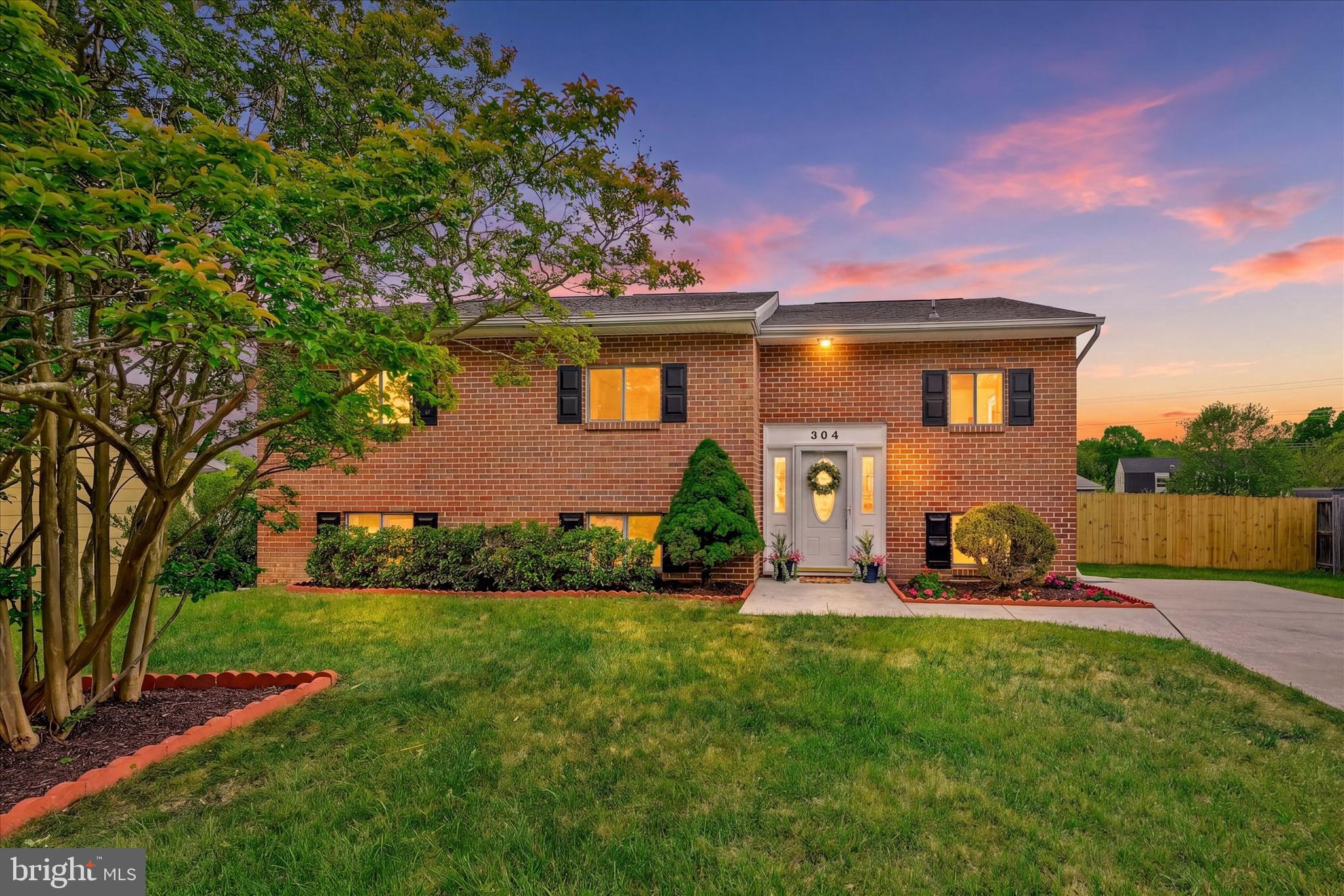 304 LIONSHEART GLEN