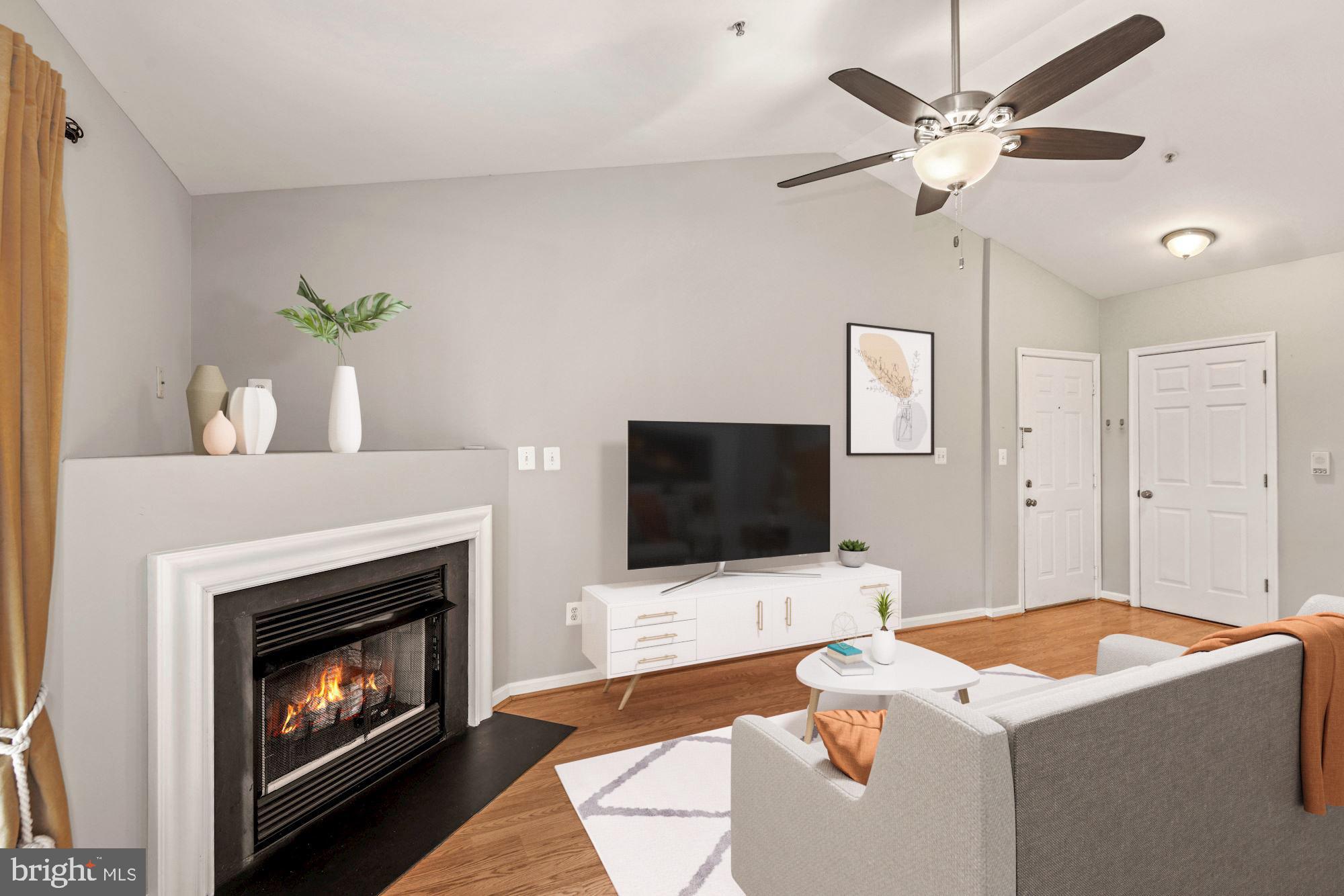 2015 GOV THOMAS BLADEN WAY 301