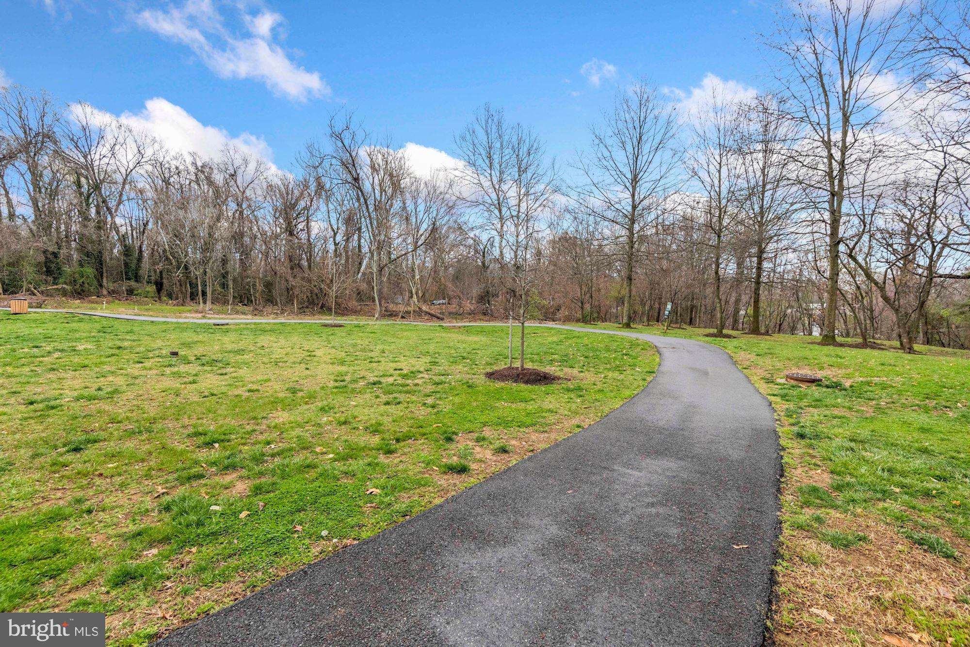 2015 GOV THOMAS BLADEN WAY 301