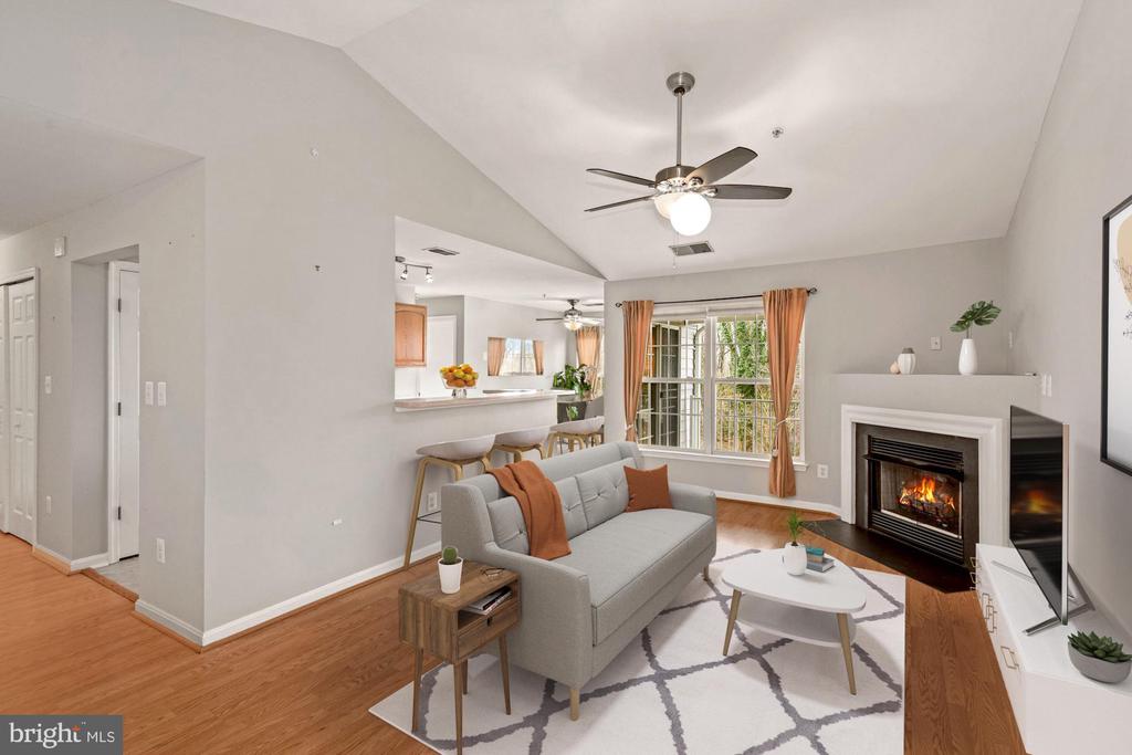 2015 GOV THOMAS BLADEN WAY 301