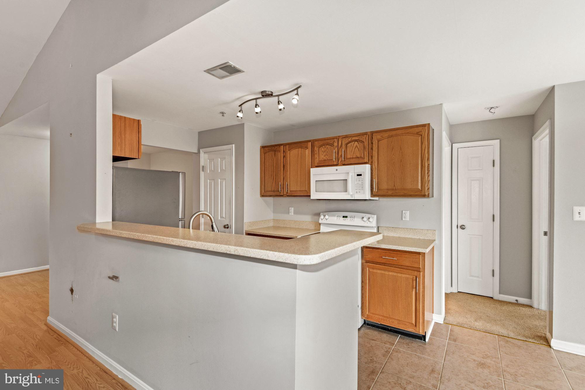 2015 GOV THOMAS BLADEN WAY 301