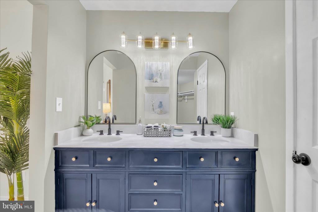 7036 HARBOUR VILLAGE COURT T1