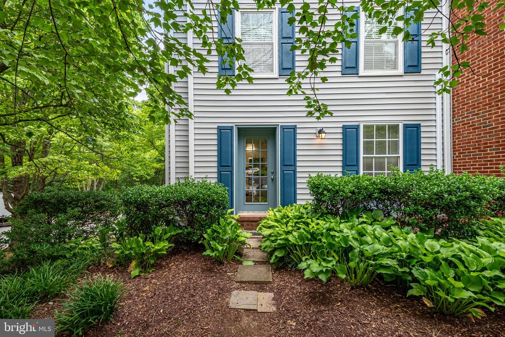 602 NEWBRIDGE COURT 602