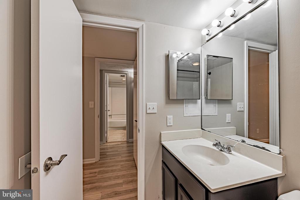 602 NEWBRIDGE COURT 602