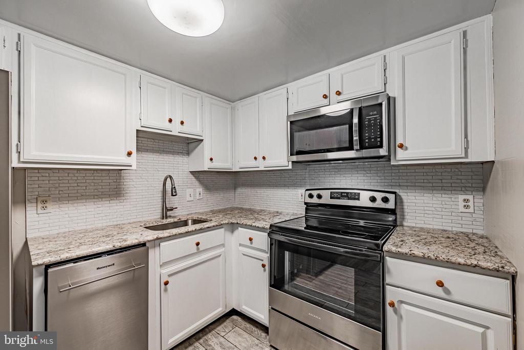 602 NEWBRIDGE COURT 602