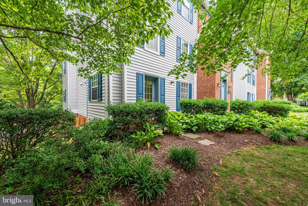 602 NEWBRIDGE COURT 602