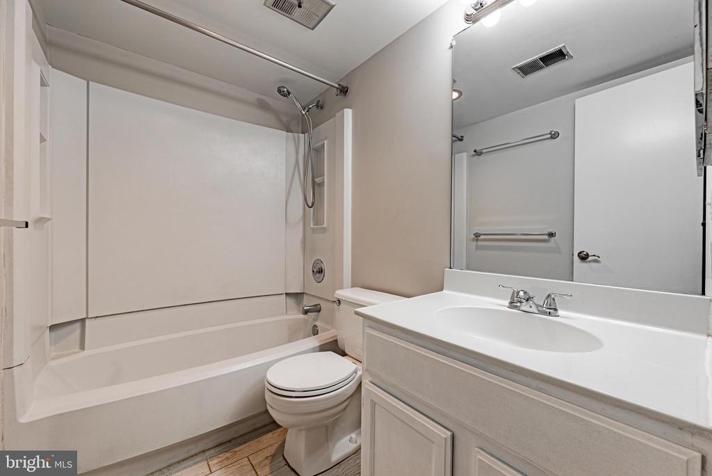 602 NEWBRIDGE COURT 602
