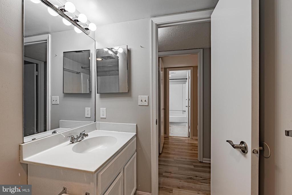 602 NEWBRIDGE COURT 602