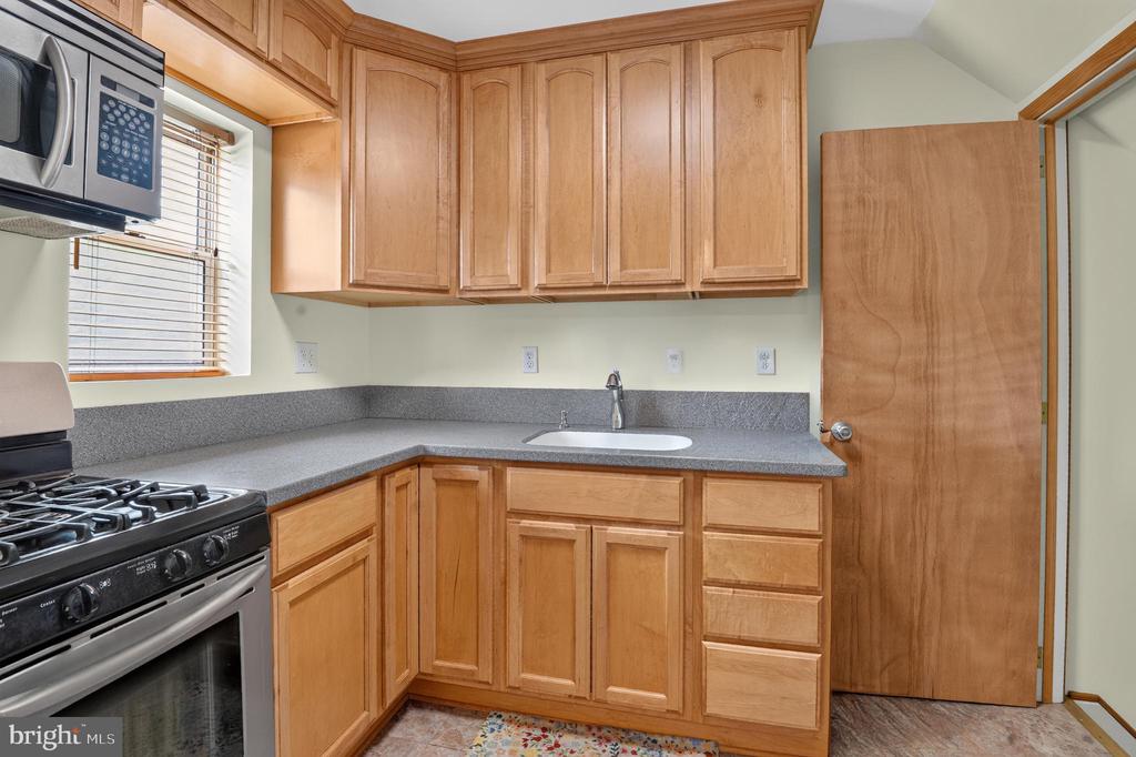 5216 PATRICK HENRY