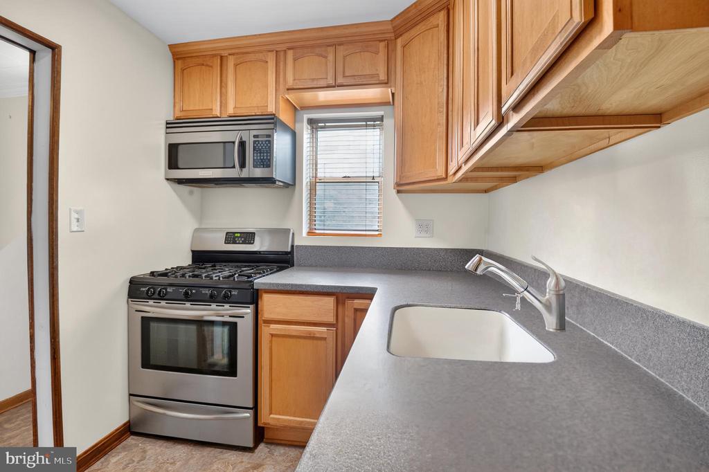 5216 PATRICK HENRY