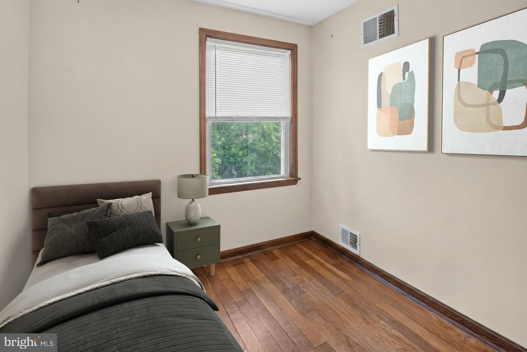 5216 PATRICK HENRY