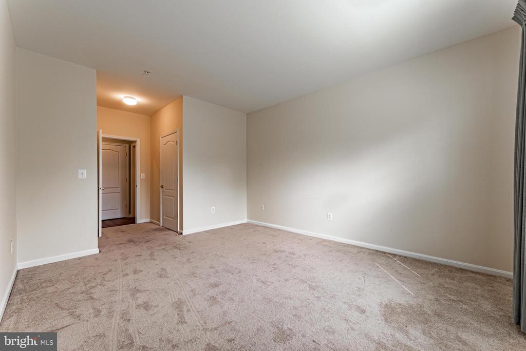 8605 WANDERING FOX TRAIL Unit: 105