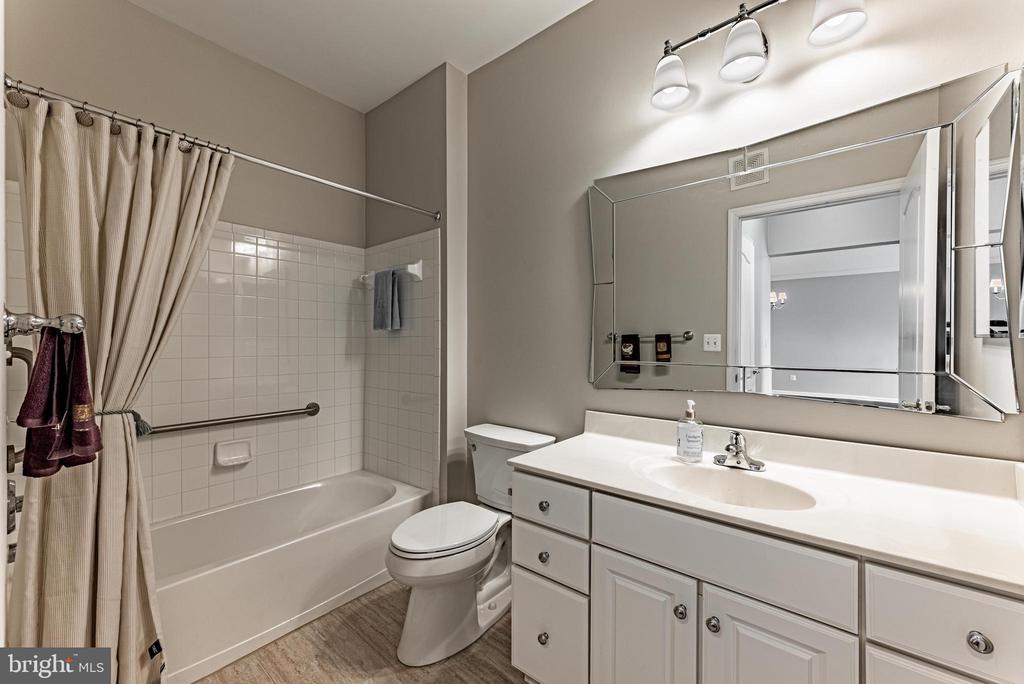 8605 WANDERING FOX TRAIL Unit: 105