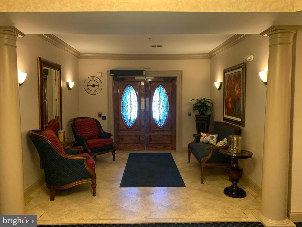 8605 WANDERING FOX TRAIL Unit: 105