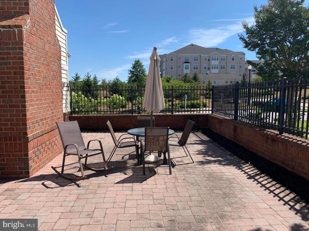 8605 WANDERING FOX TRAIL Unit: 105
