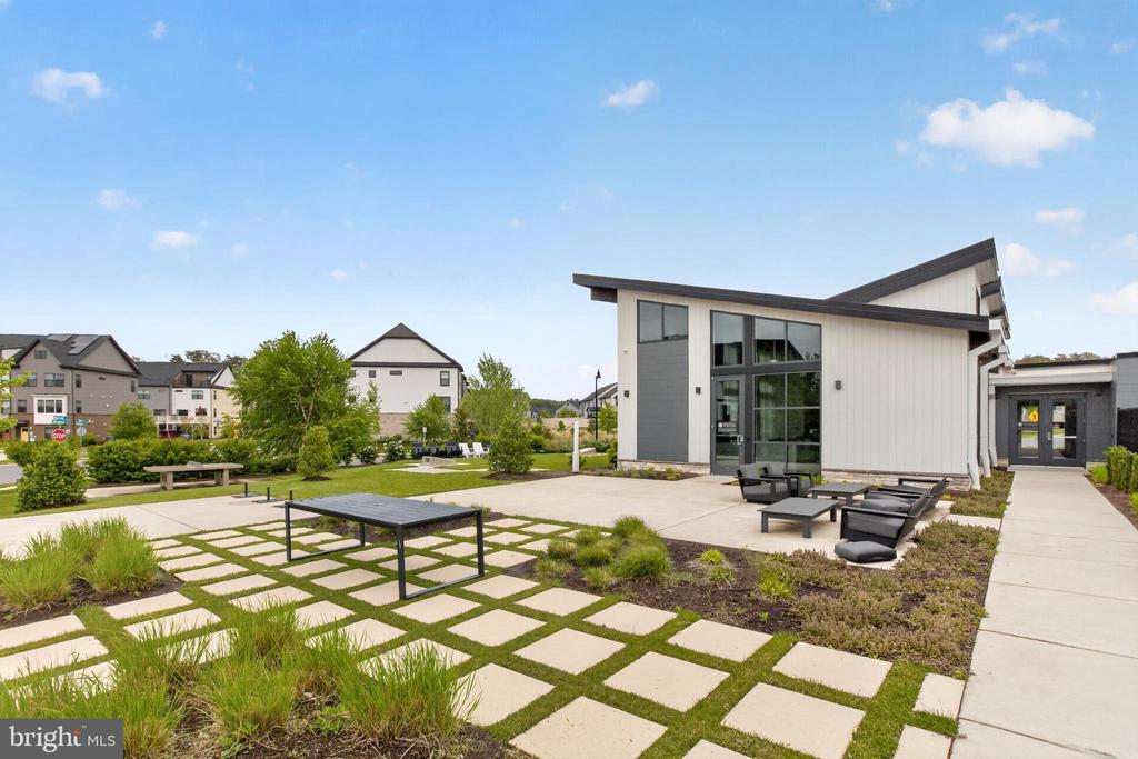 7706 RED MOON WAY