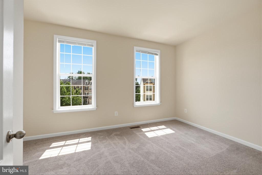 8132 HOLLOW COURT