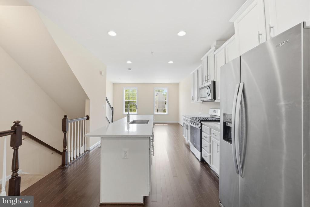 8132 HOLLOW COURT