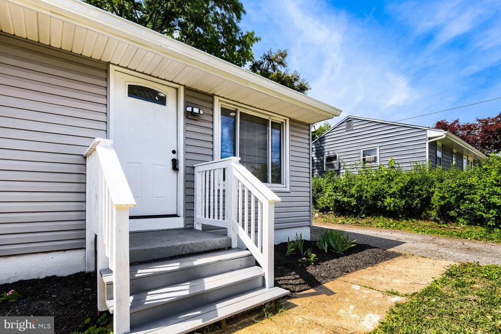 105 ROSECREST DRIVE