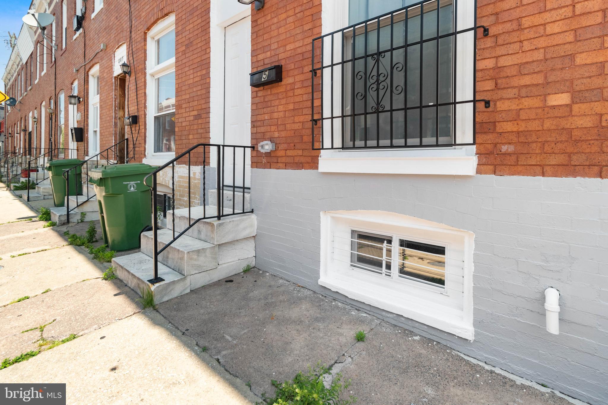 805 N ROSE STREET